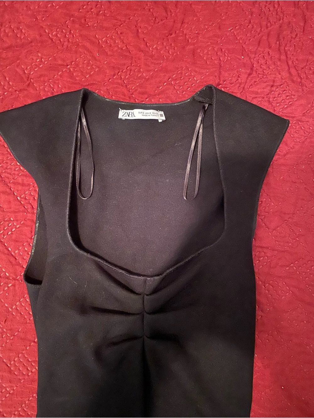 Zara Black Sleeveless Ruched Knit Top